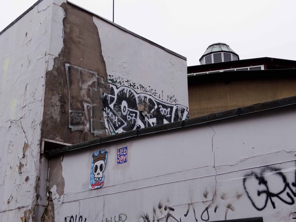 wand-ruine-graffiti-draufsicht-schilleroper-hamburg-st-pauli-geschichte-ruine-abriss-elbgangerin-streetart-urban-art-jpg